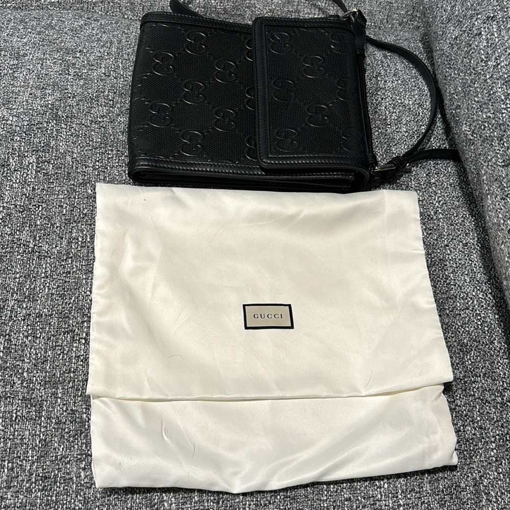 Gucci Embossed Messenger Bag - Picture 7 of 10